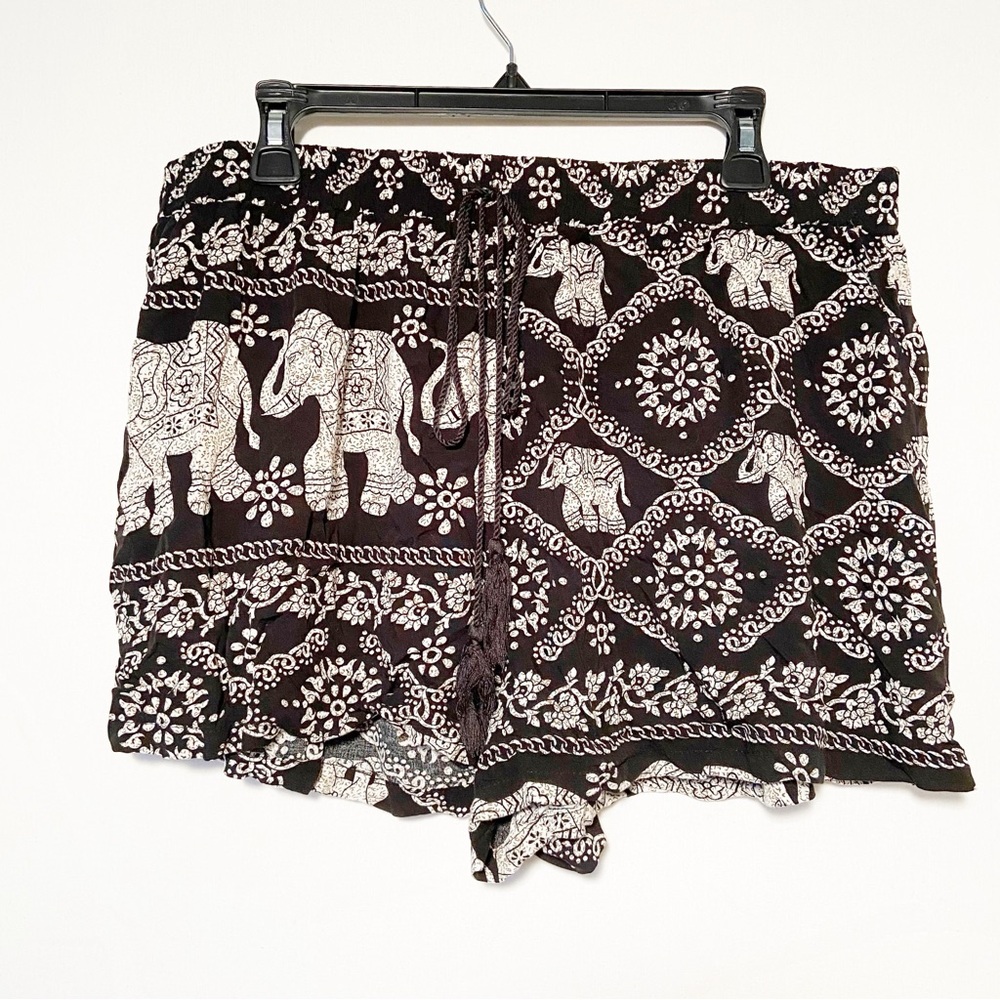 Shein Womens  Shorts Curve Black White Floral Elephants Print Knot Front Size 3X